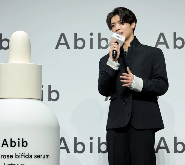 timelesz松島聡がAbibアンバサダーに 新CMで直筆の美文字も披露