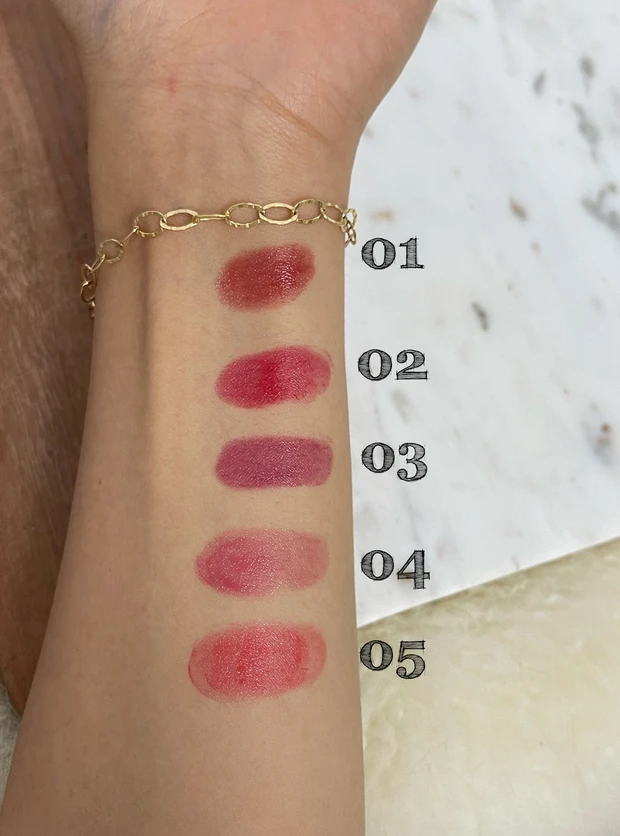 AUBE オーブ　タイムレスカラーリップ スウォッチ