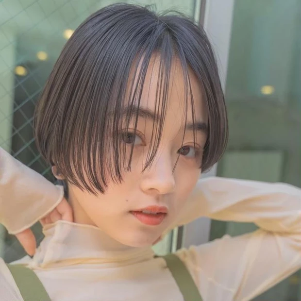 ショート ヘア 髪型 ヘアスタイル オリーブベージュ ミニマムショート