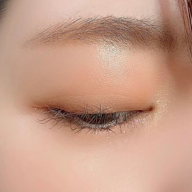 石原さとみ風メイク　アイメイク