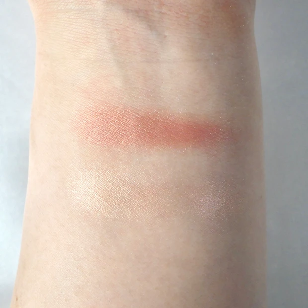 THREE(スリー) シマリンググローデュオ X02 限定カラー スウォッチ