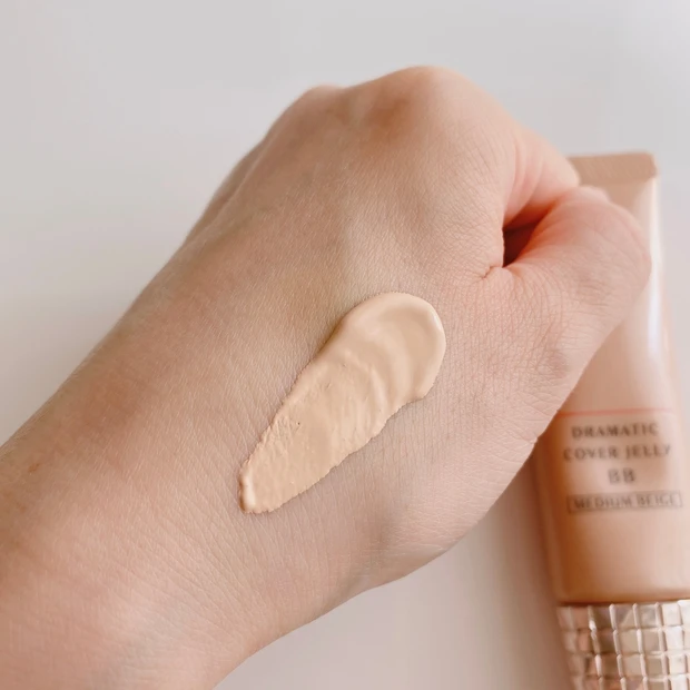 カバー力と艶肌。そして、マスクにつきにくい【マキアージュ ドラマティック カバージェリー BB】_2_2