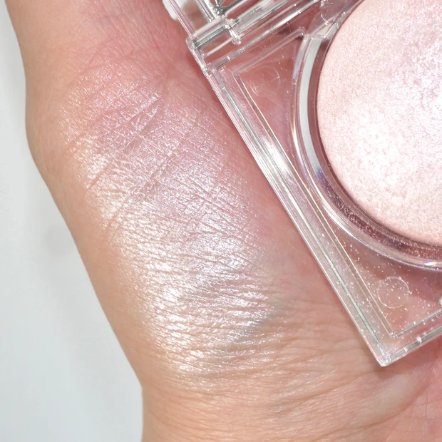 キャンメイク ムーングロウハイライター ピンク 新色