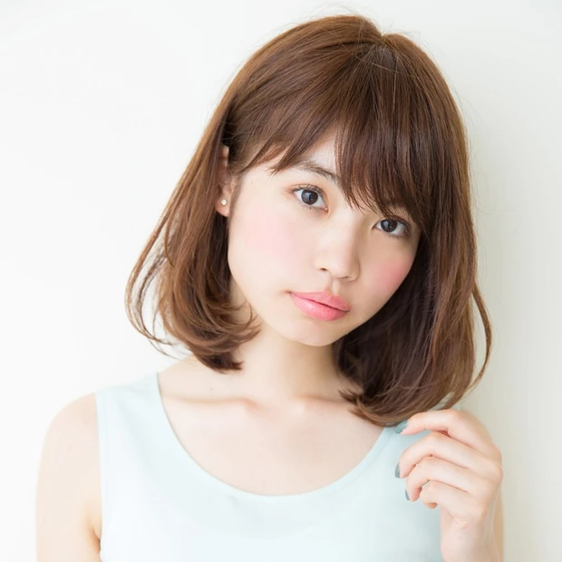 褒められヘアはナチュラルがお約束♡　ふわっとワンカールの小顔ミディ