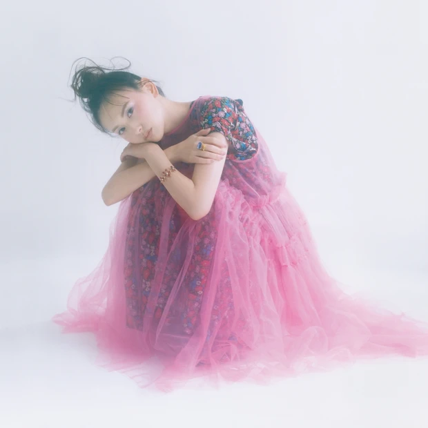 鈴木えみさんのお気に入りの香りを公開！ 「香水は愛用をひとつ、キャンドル…