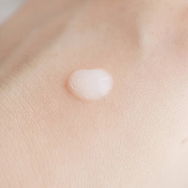 肌ストレスに!洗顔後に一番に使って肌にうるおいを与える美容液_2