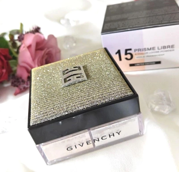 【クリスマスコフレ】パケのキラキラも美しい!やっぱりジバンシイのパウダーが良すぎる件。_1