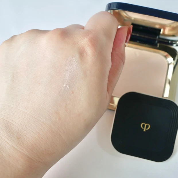 クレ・ド・ポー ボーテ プードルコンパクトエサンシエルn フェイスパウダー