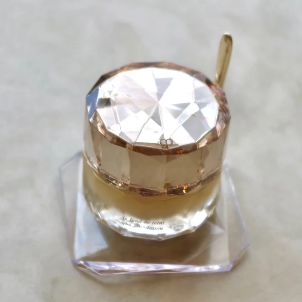 大人気のツヤ肌ファンデーション！_1_2