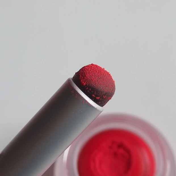 フィー フィンガーライク リップ ブラシ