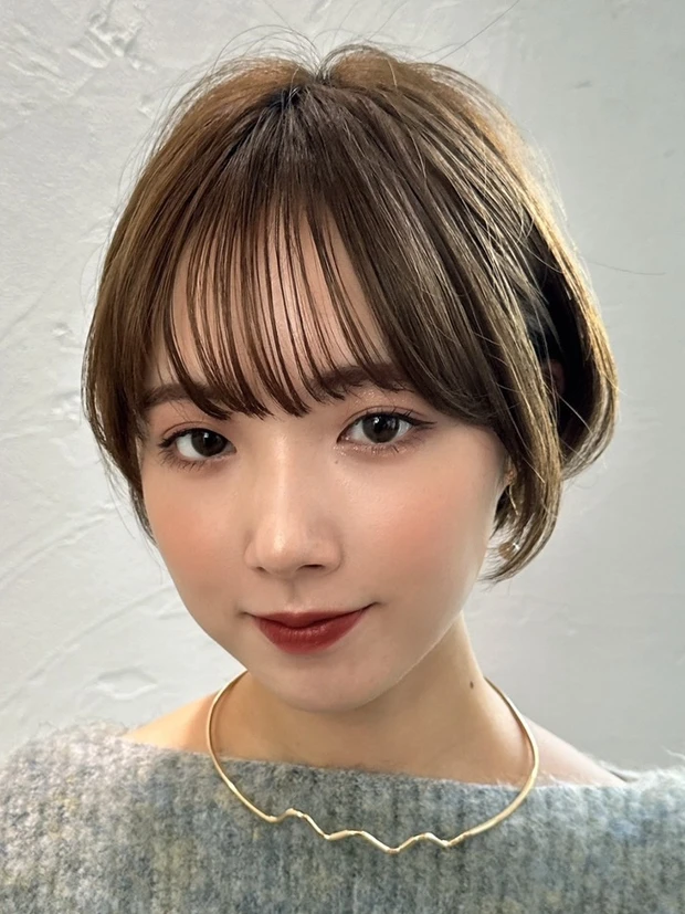 顔タイプ「キュート」に似合う髪型　グラデカットの欲張りショート