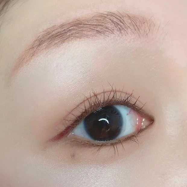 アンド バイ ロムアンド(&nd by rom&nd)メロウパレット 【PK01 ローズフォグ】をスウォッチ(目元)