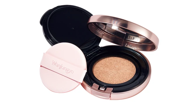 ウォンジョンヨ フィッティングクッション ラスティング 全3色 13g SPF50+･PA+++ 各￥2420／Rainmakers