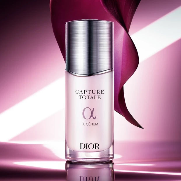 「進化を止めない美容液」の歴史に裏づけられた真価。美の賢者と考える新「美…