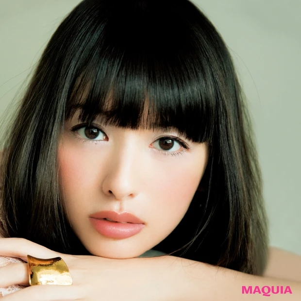 この秋はモードのニュアンスをひとさじ！ラベンダーEYE×ベージュピンクL…