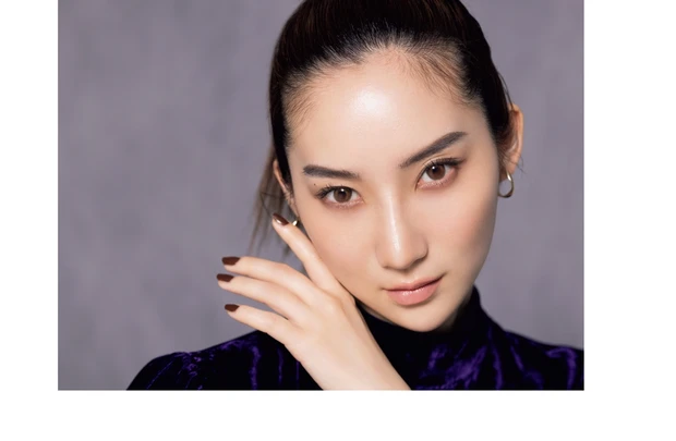 三角眉でキリリと攻める