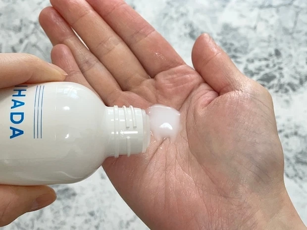 「イハダ 薬用クリアエマルジョン」テクスチャー