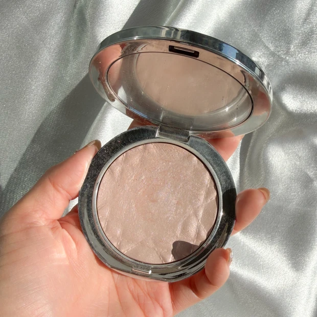 Dior ディオールスキン フォーエヴァー グロウ ルミナイザー 03 ピンクヘイロー