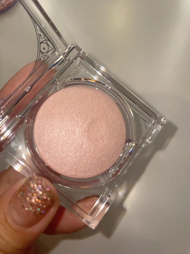 キャンメイク ムーングロウハイライター 