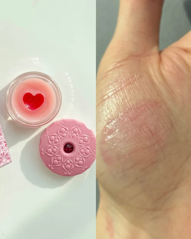 ジルスチュアート　ストロベリー＆ティー リップマスク