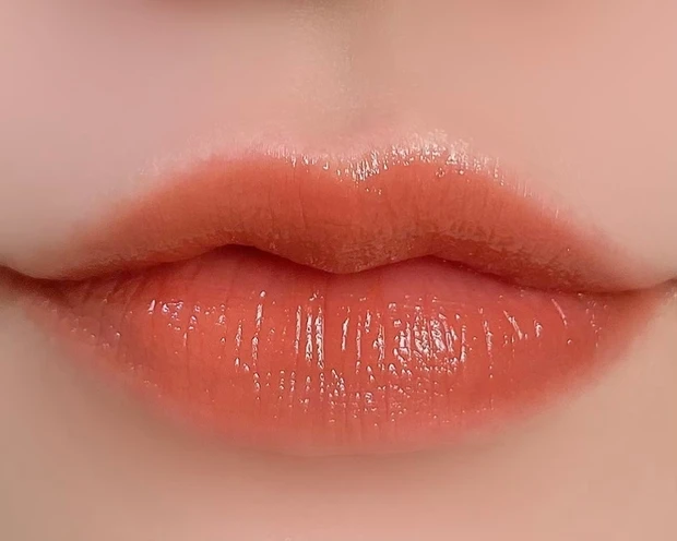 CEZANNE(セザンヌ)リップカラーシールド 02 オランジュヌード 着画