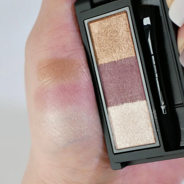 Celvoke(セルヴォーク)インディケイトアイブロウパウダー 08プラムブラウン スウォッチ