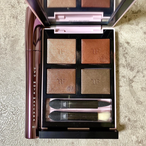 UZU by FLOWFUSHI モテマスカラ TOM FORD アイカラークォード