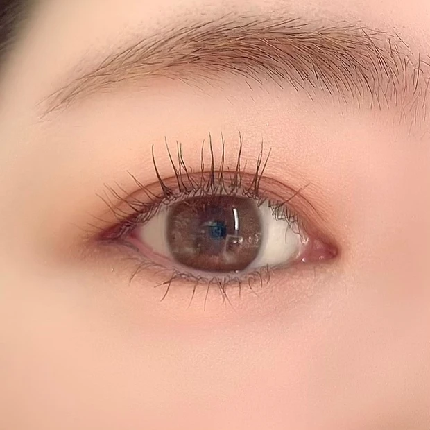 大人にもおすすめ　白湯メイク　アイメイク