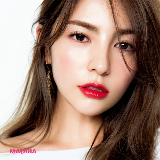 今年は濃い色のリップで冒険すべき! イエロー肌×明るい茶の瞳の人に似合う…