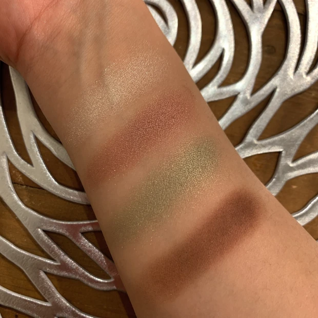 【DAISO限定品】GENE Tokyo リラクシーアイシャドウパレット 冬季限定　アイシャドウ使ってみた！_4