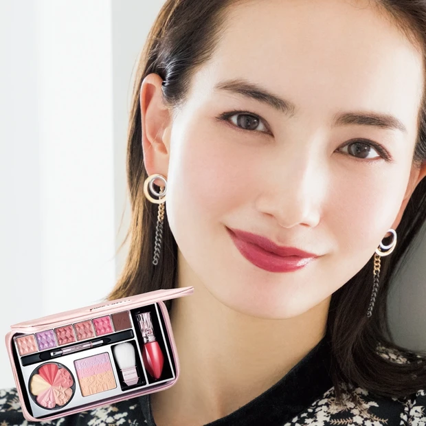 「ジルスチュアート」のホリデーコフレを使いこなす！ 1×3アイレシピを伝…