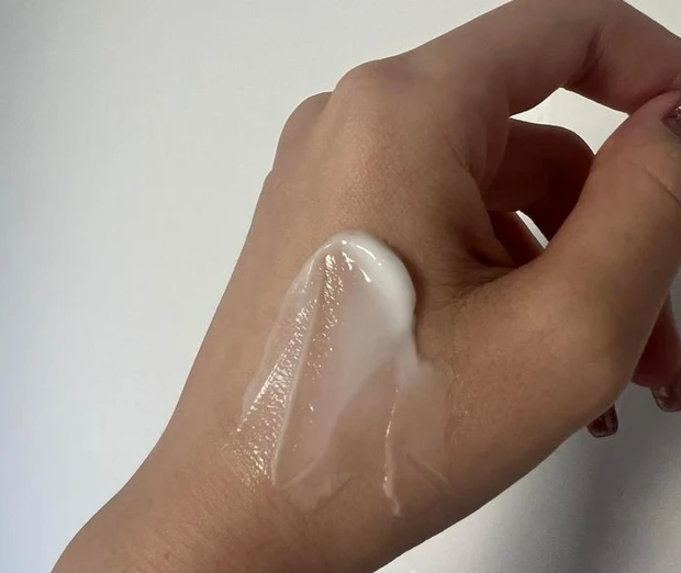 Laline(ラリン) ヴィーガンコラーゲン+ビタミンC ハンドクリーム テクスチャー