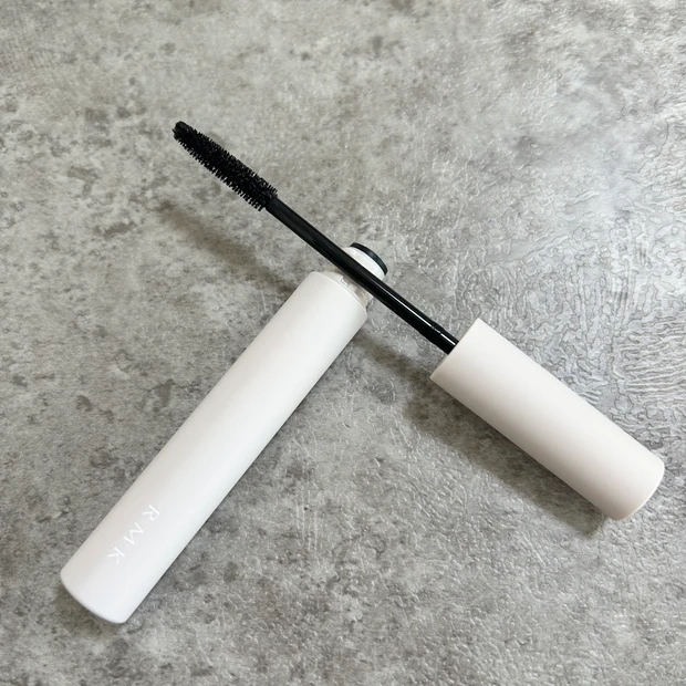 フェザー ウィスプ マスカラ パッケージ