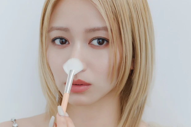 マキア　山本舞香のBeauty Script　秋メイク　2025　How to ハイライト