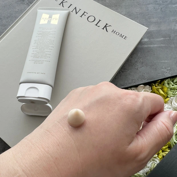【1本8役】speraクレンジングジェルバーム“しっかりメイクオフ×軽やかな使用感”で毛穴・糖化ケアまで【時短コスメ】
_3