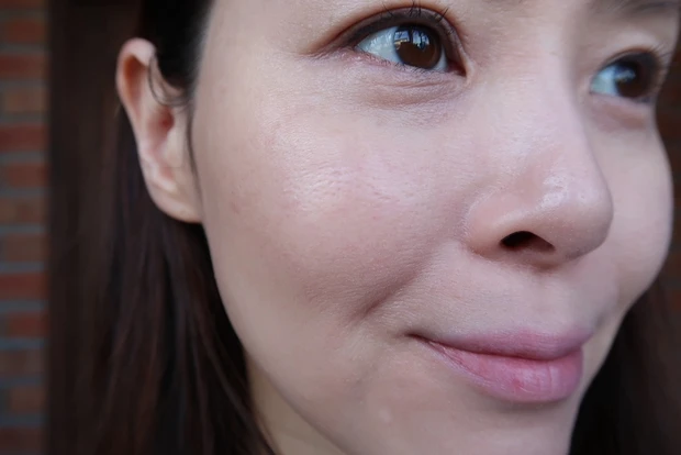 TIRTIR MASK FIT TONE UP ESSENCE塗布後の肌