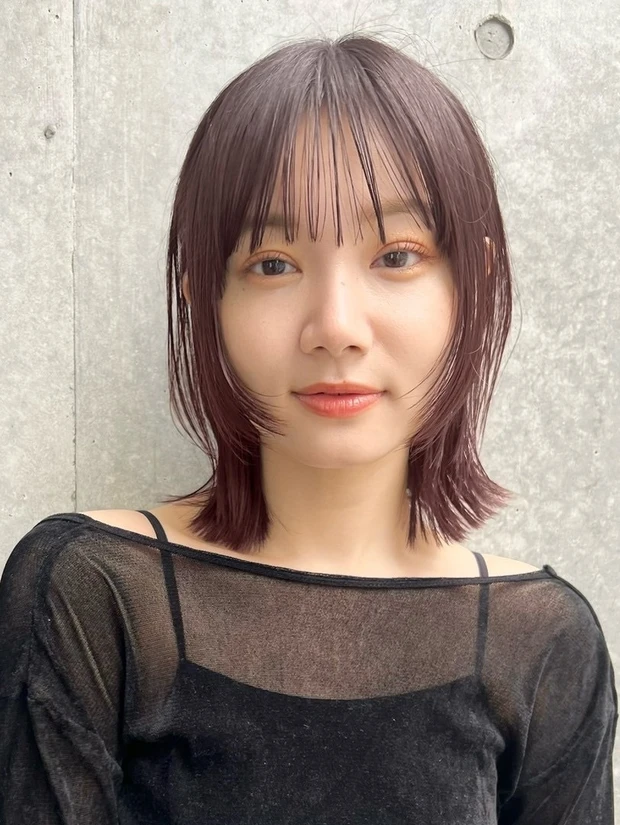 ヘアカタログ　レイヤーボブ　ボブヘア　ストレート　スタイリング