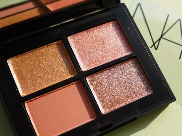 【春夏コスメ】美しすぎる！NARSクワッドアイシャドー復刻色で唯一無二な輝きを！_2