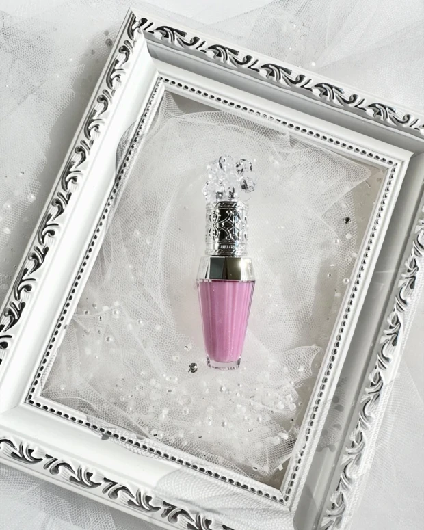 ジルスチュアートの桜シリーズ♡
見るたびにテンションあがるリップをご紹介♪
【Crystal Bloom
Sakura Bouquet 105 cherry blossom petals】
_2