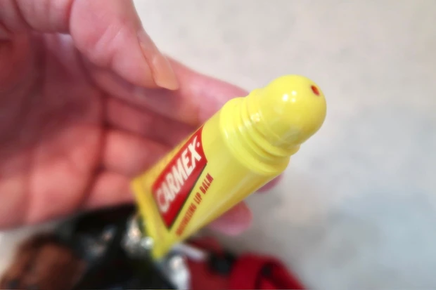 CARMEX  カーメックス クラシック リップバーム チューブ部分