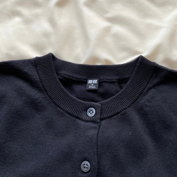 ユニクロ　UVカットクルーネックカーディガン　着用レビュー　オフィスカジュアル　プチプラ