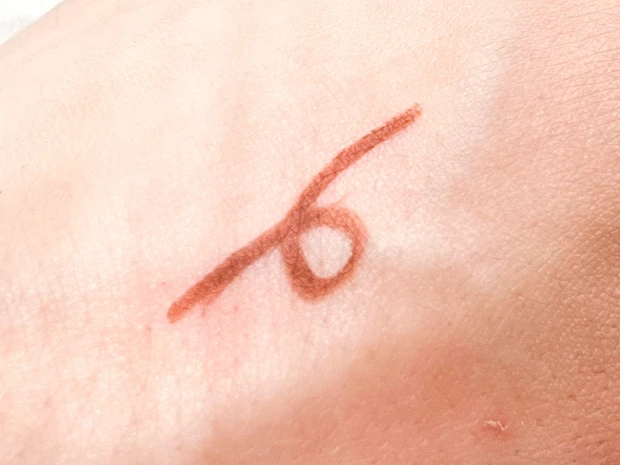 \ D-UP新作 / ペンシルアイライナーの摩擦感が苦手な人に超オススメ!!肌に触れるだけで描ける☆エアクリームペンシル_4_2