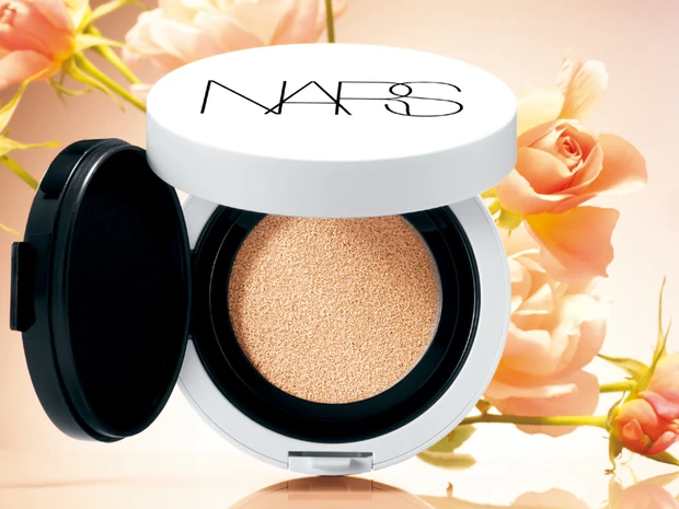 2位　NARS ライトリフレクティング セラムクッションファンデーション【MAQUIA年間ベストコスメ2025】
