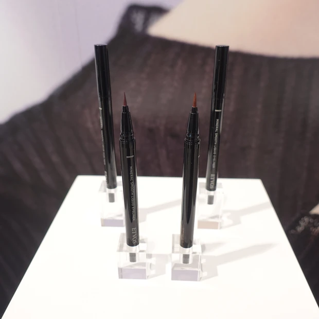 ミネラルスムースリキッドアイライナー  ETVOS　エトヴォス