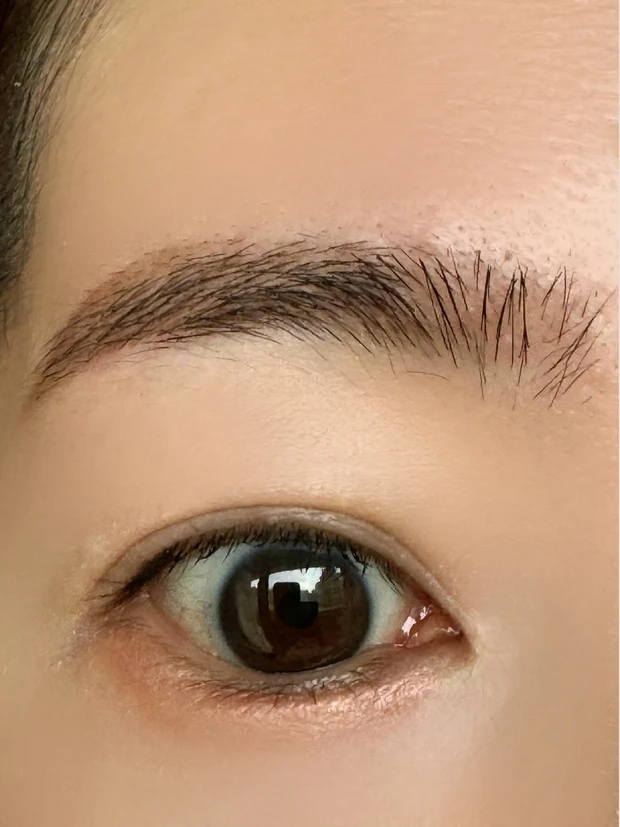 ラカ　laka 韓国コスメ　眉マスカラ　眉メイク　アイブロウメイク　アイブロウマスカラ