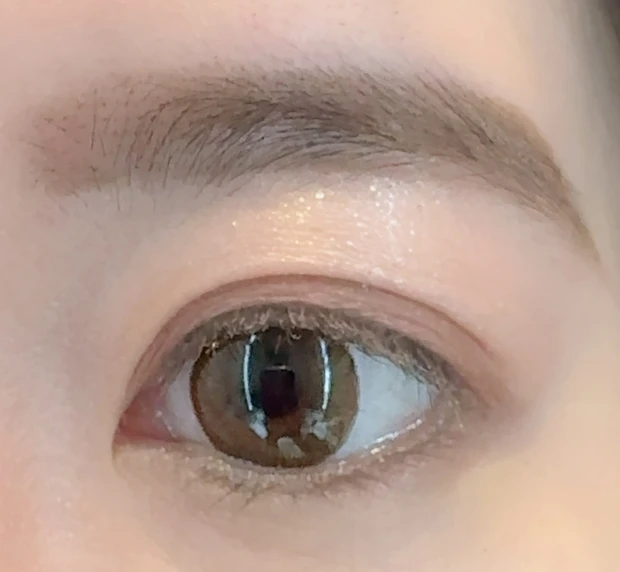 アイデザイナー n 01 Coral Charmのメイク①