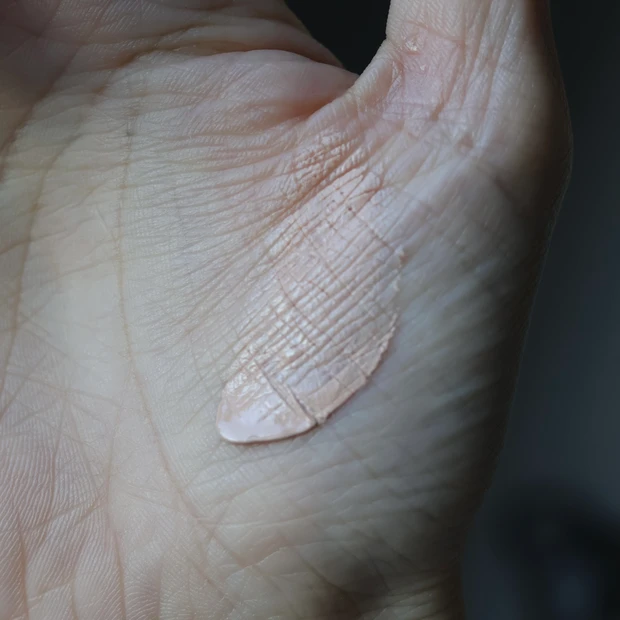 Moeセレクト7選。海外旅行に厳選持参。ミニマムポーチで語る2025年ベスコス_6