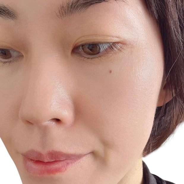 リファイニング ポアレス スキン ベース 03　スウォッチ