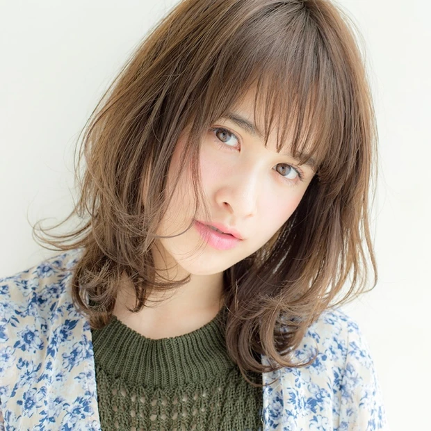のばしかけミディは“ニュアンスカール×レイヤー”で最旬ヘアにシフト!