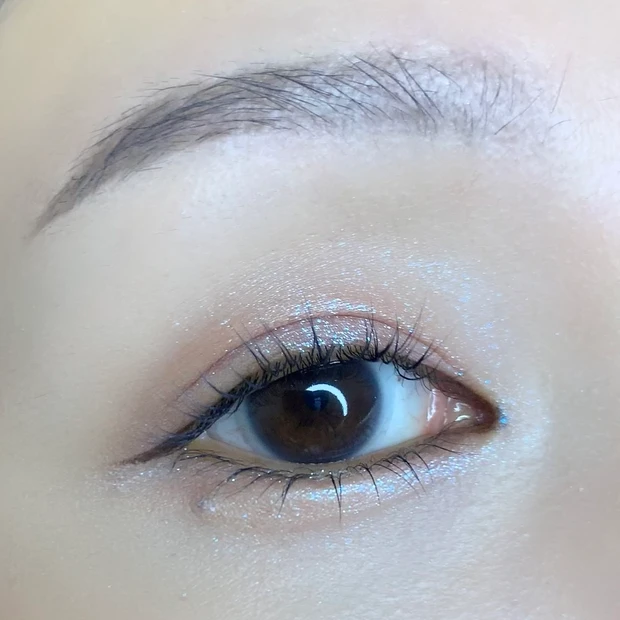 シュウウエムラ クラッシュド ジェム アメジストレイン メイク使用イメージ